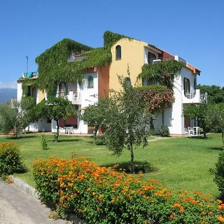 Club Naxos 3*