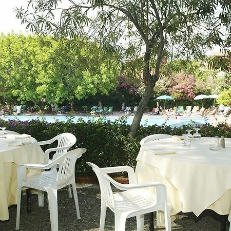 Club Naxos 3*