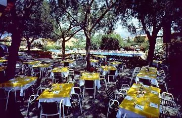 Club Naxos מלון דירות 3*