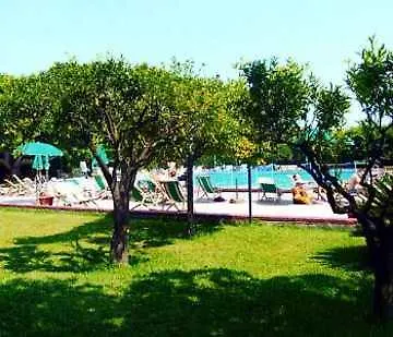 מלון דירות Club Naxos גיארדיני נאקסוס